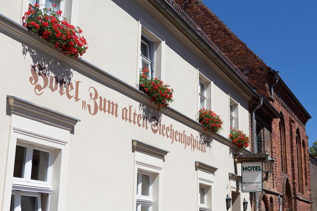 Up Hus Hotel Neuruppin Exterior photo